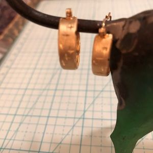 ❤️14kt satin and diamond cut hoops❤️